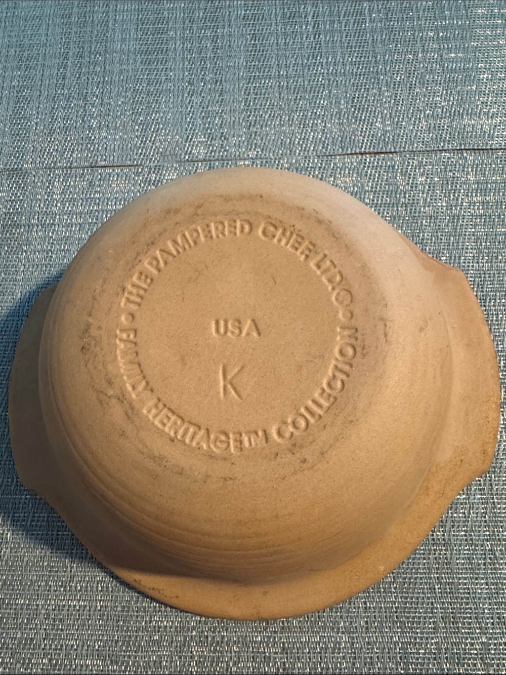 Pampered Chef Stoneware 9” Baking Bowl - Picture 4 of 4